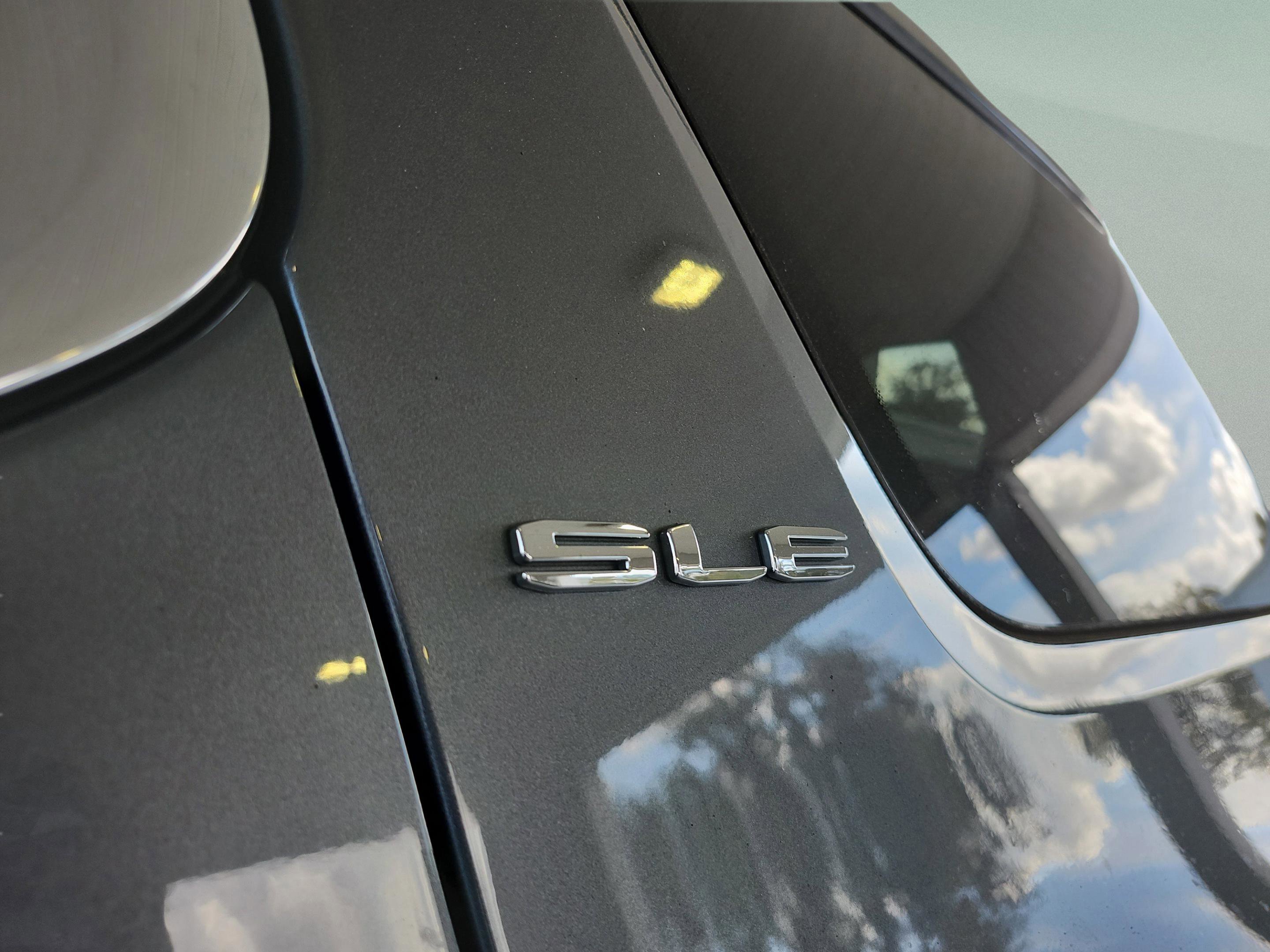 Used 2020 GMC Acadia SLE w/ LPO, Floor Liner Package image 26