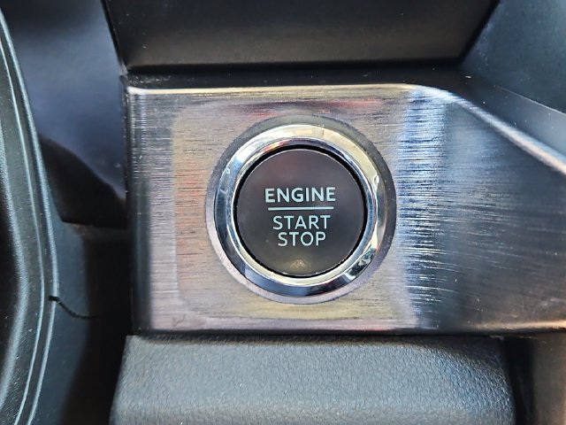 Certified 2023 Ford F250 Lariat w/ Tremor Off-Road Package AWD/4WD image 19