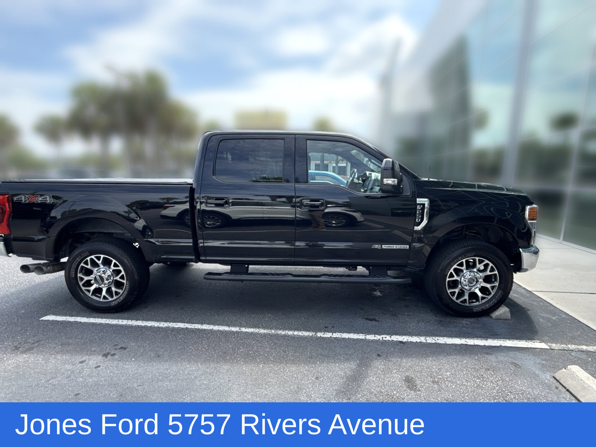 Certified 2022 Ford F250 Lariat w/ Lariat Ultimate Package AWD/4WD image 3