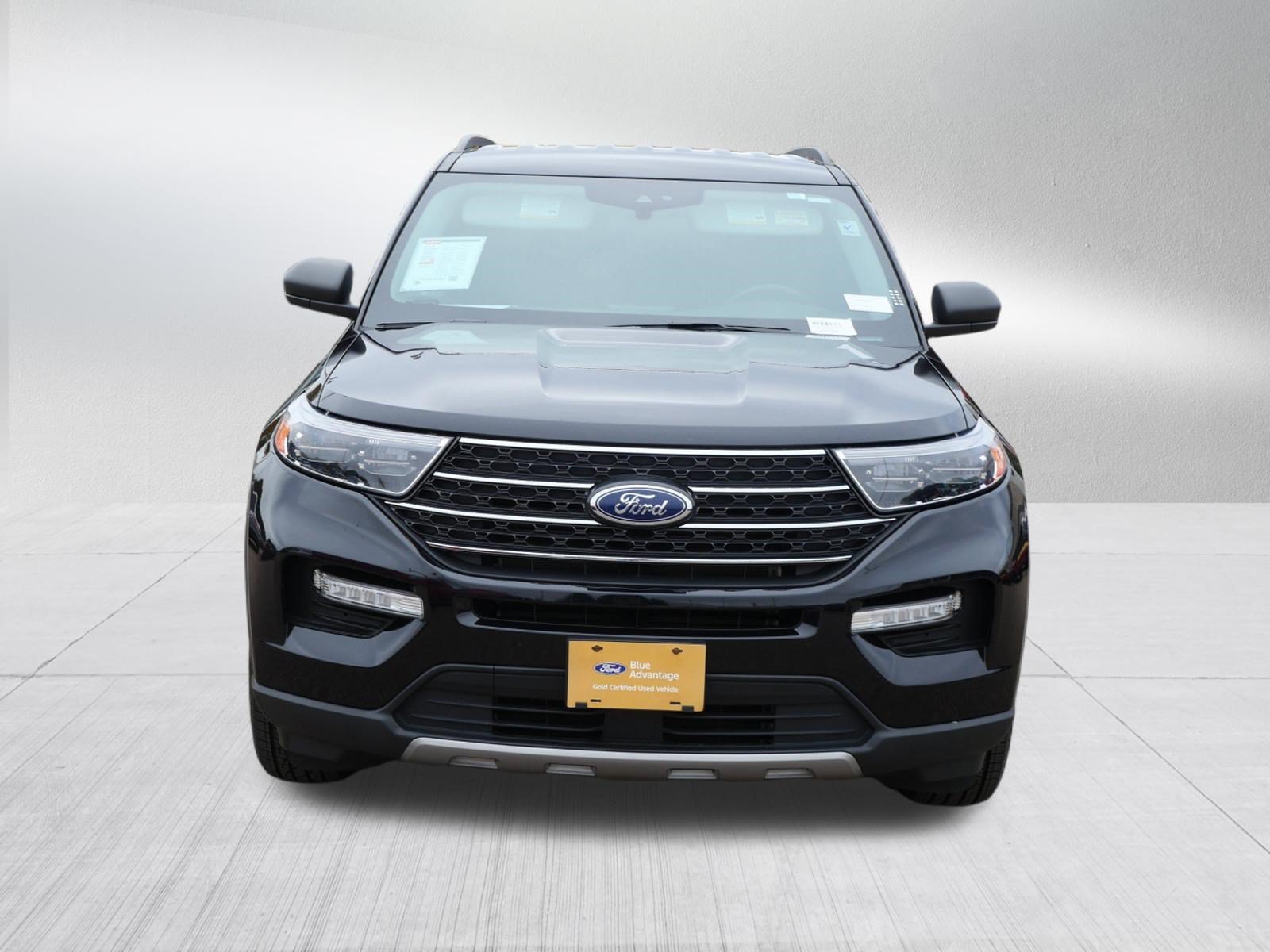 Certified 2022 Ford Explorer XLT w/ Equipment Group 202A AWD/4WD image 2