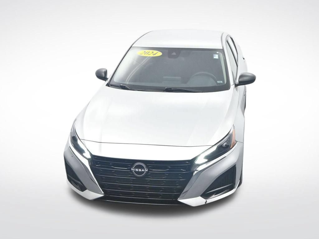 Used 2024 Nissan Altima 2.5 SV FWD image 30