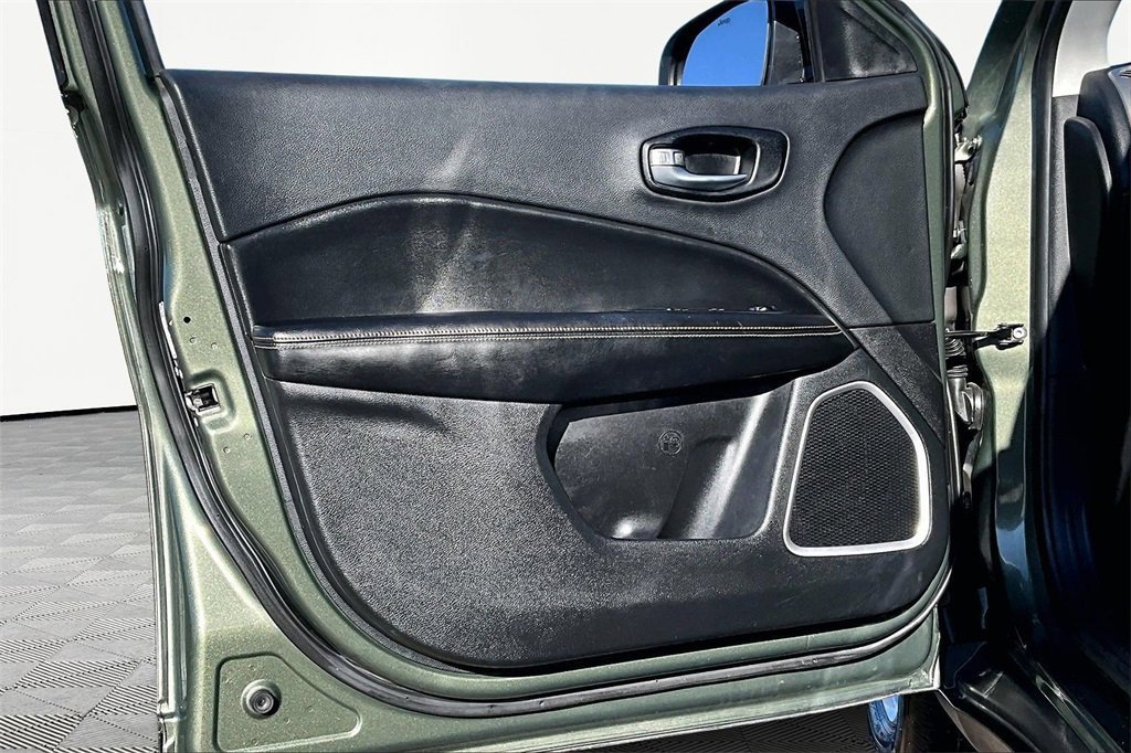 Used 2021 Jeep Compass Latitude image 23