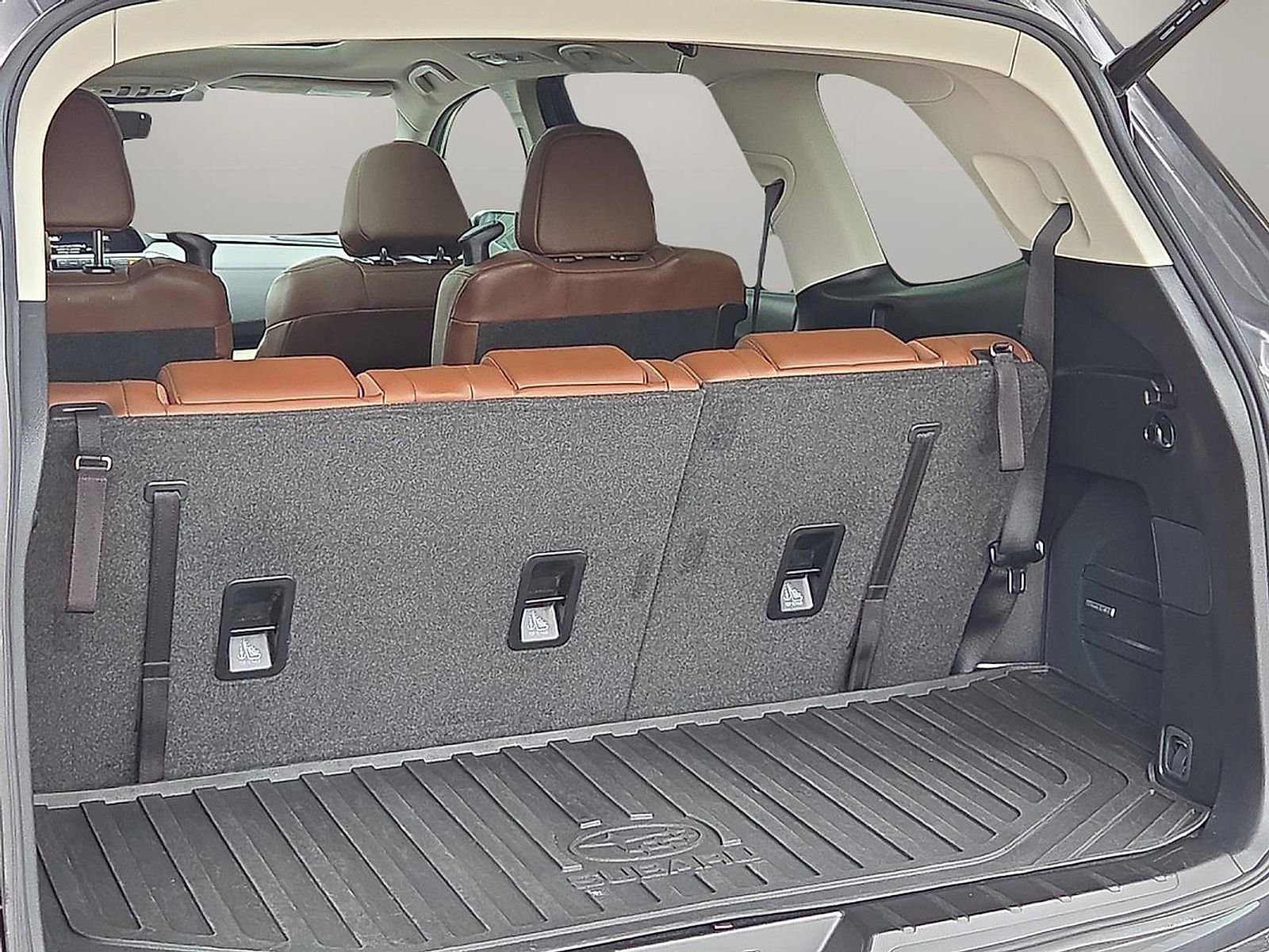 Used 2021 Subaru Ascent Touring w/ Popular Package #2A image 8