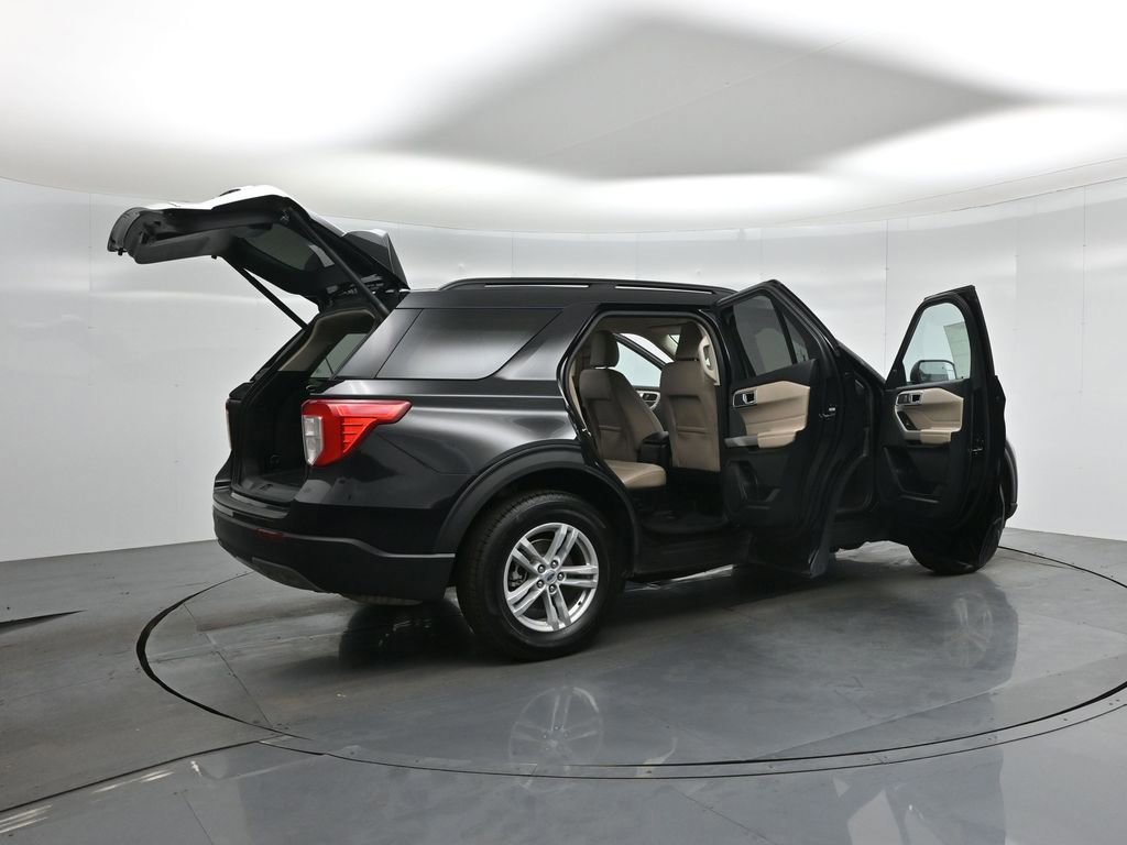 Certified 2024 Ford Explorer XLT w/ Equipment Group 202A image 34