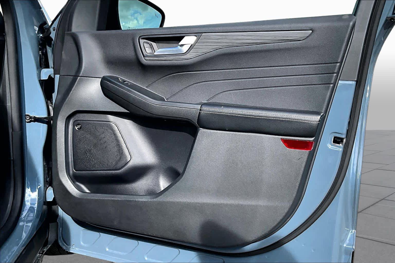 Certified 2023 Ford Escape Platinum w/ Premium Technology Package FWD image 23