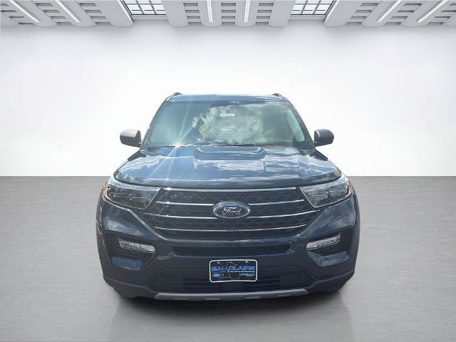Certified 2022 Ford Explorer XLT w/ Equipment Group 202A AWD/4WD image 7