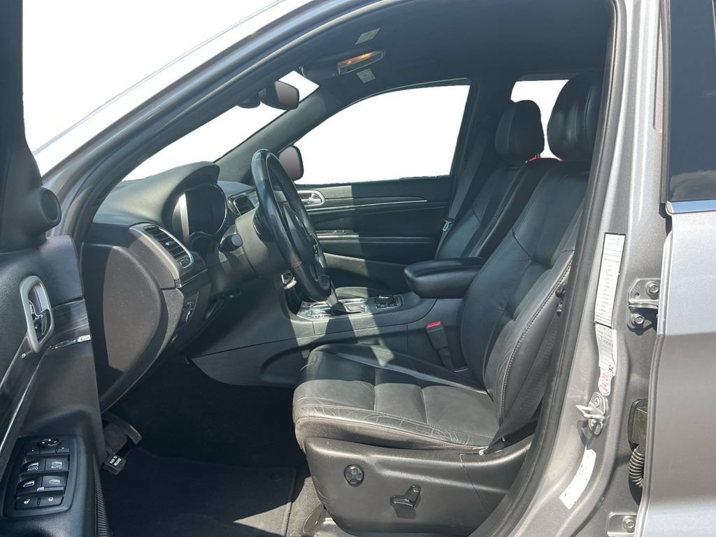 Used 2019 Jeep Grand Cherokee Limited AWD/4WD image 14