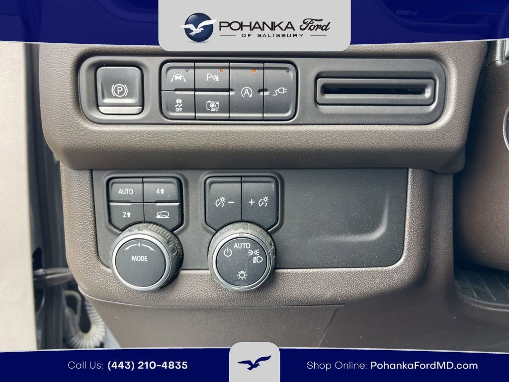 Used 2022 Chevrolet Suburban LT w/ Luxury Package image 19