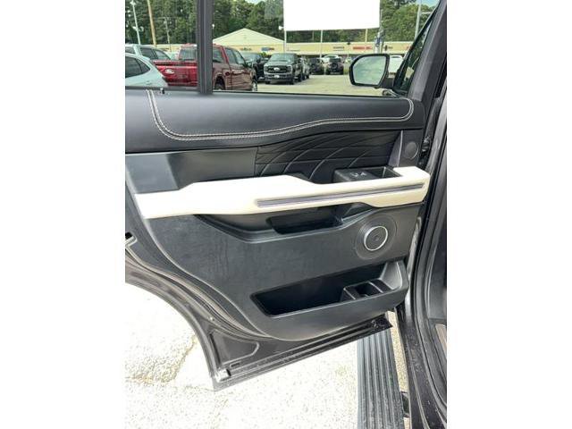 Certified 2021 Ford Expedition Platinum RWD image 12