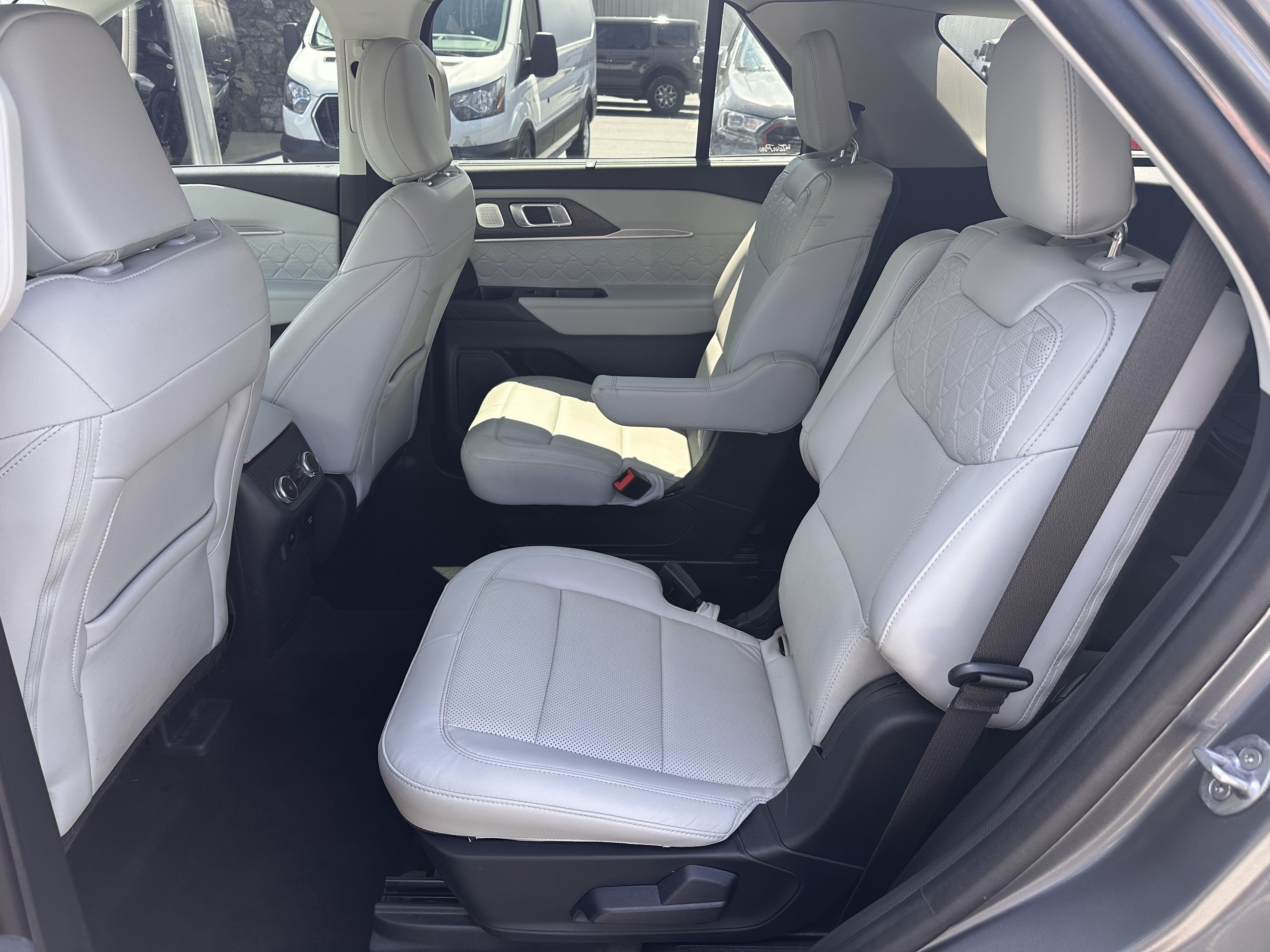 Certified 2025 Ford Explorer Platinum w/ Ultimate Package AWD/4WD image 12