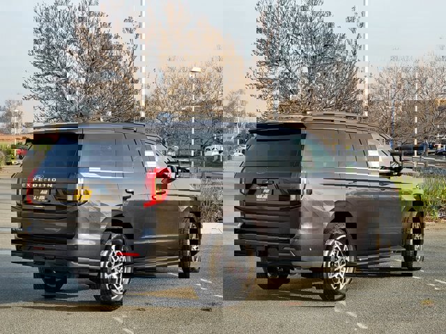 Certified 2025 Ford Expedition Active image 5