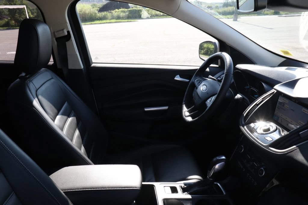 Certified 2019 Ford Escape Titanium AWD/4WD image 11