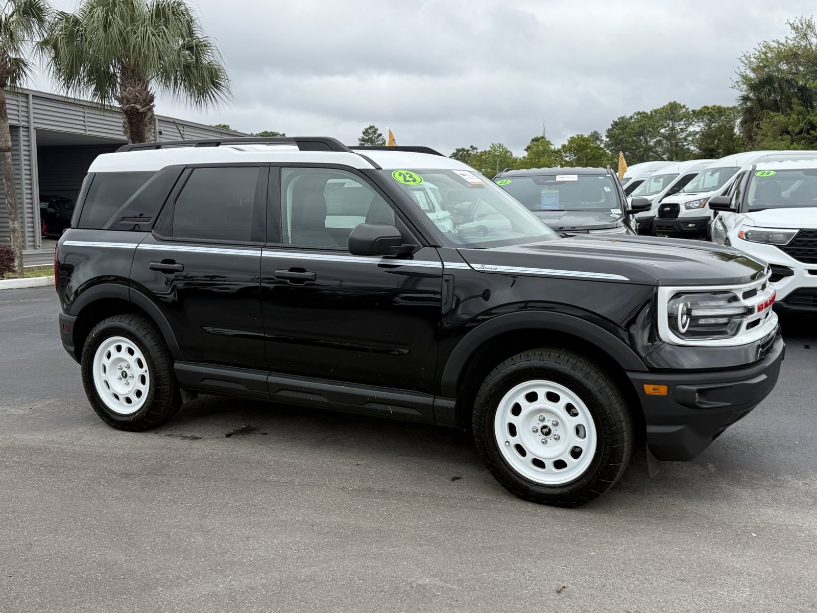 Certified 2023 Ford Bronco Sport Heritage w/ Heritage Convenience Package AWD/4WD image 2
