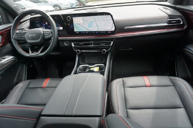 Used 2024 Chevrolet Traverse RS w/ LPO, Floor Liner Package FWD image 6
