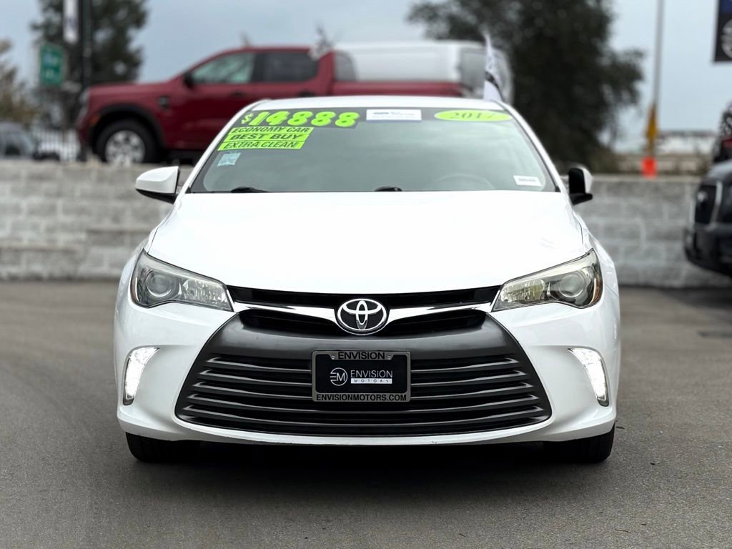 Used 2017 Toyota Camry LE image 3