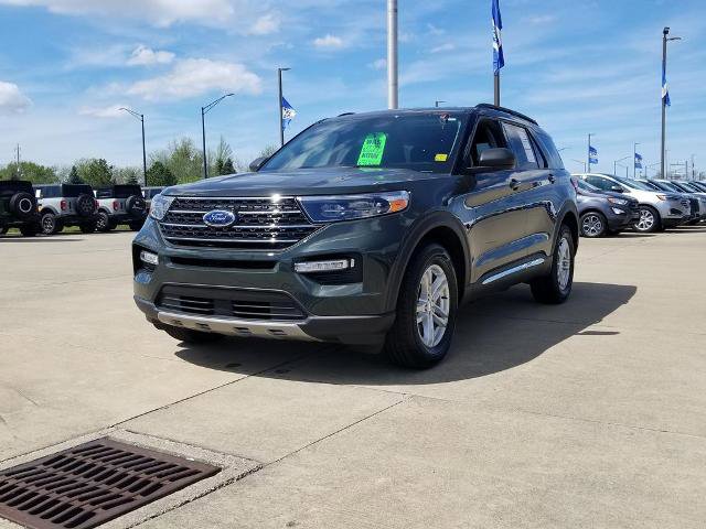 Certified 2023 Ford Explorer XLT w/ Equipment Group 202A AWD/4WD image 6