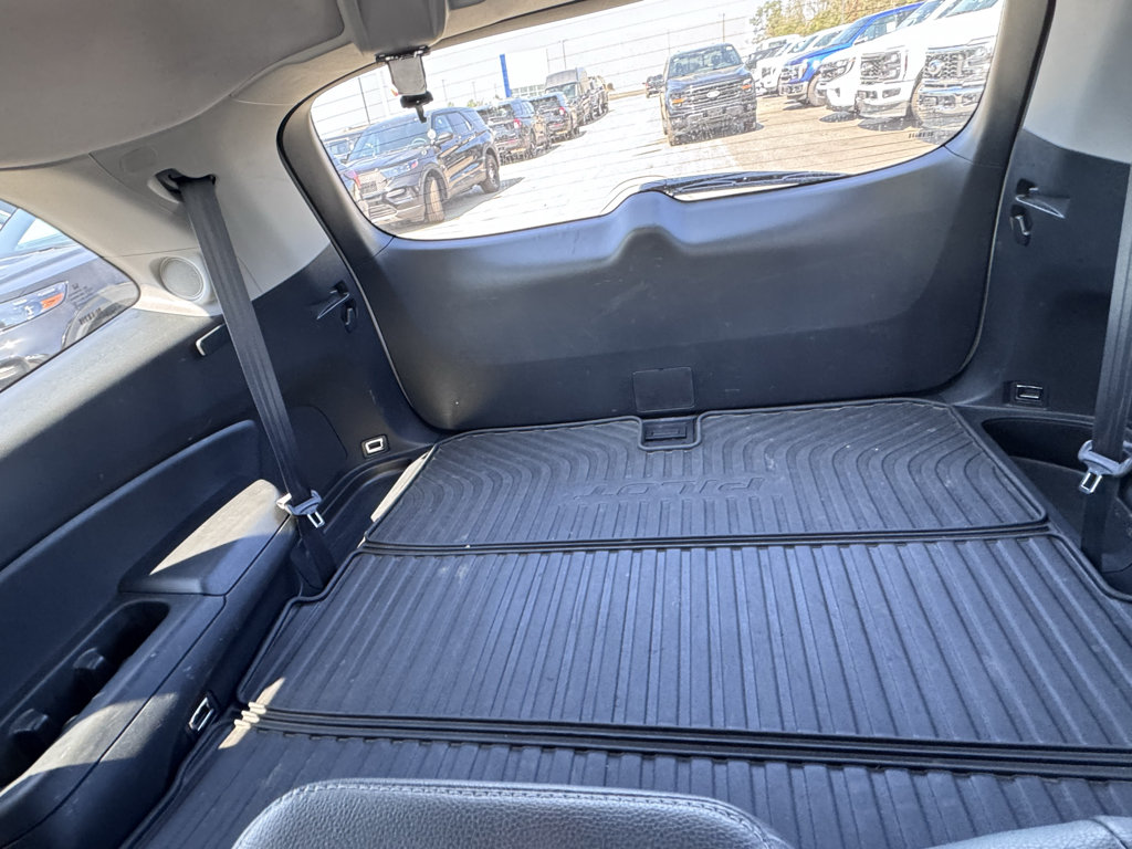 Used 2022 Honda Pilot Touring image 11
