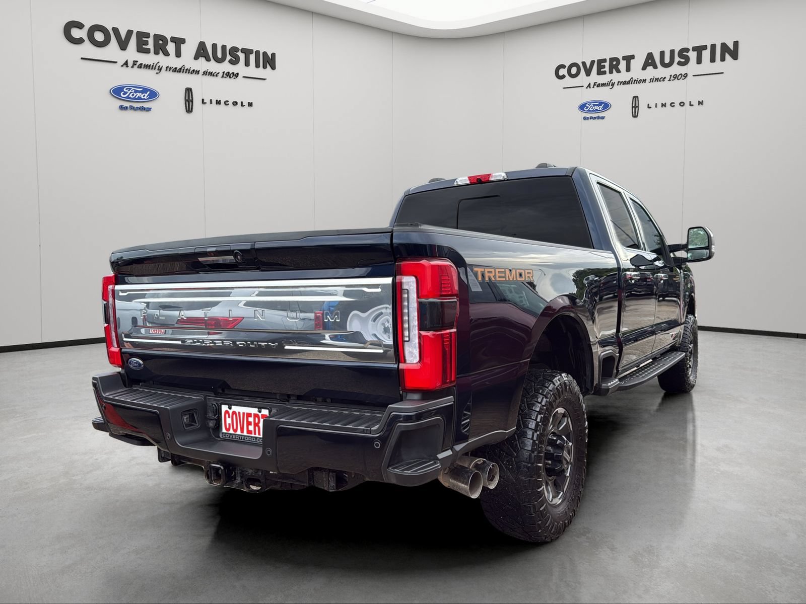 Certified 2024 Ford F250 Platinum w/ Tremor Off-Road Package AWD/4WD image 6