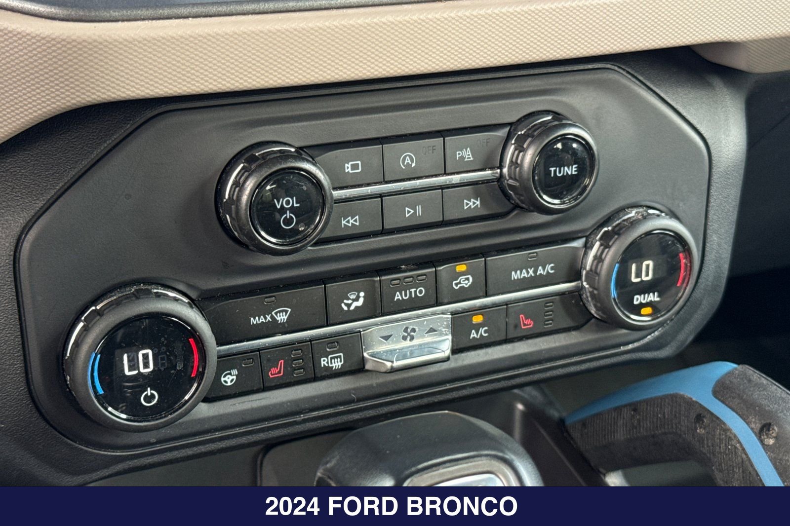 Certified 2024 Ford Bronco Wildtrak AWD/4WD image 23