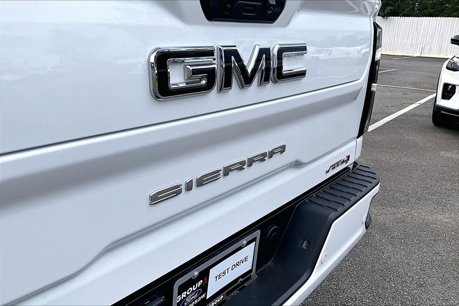 Used 2024 GMC Sierra 2500 AT4 w/ AT4 Premium Plus Package AWD/4WD image 31
