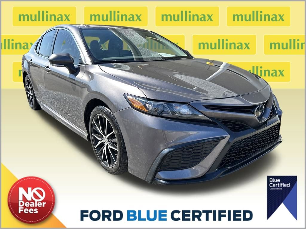 Used 2023 Toyota Camry SE image 1
