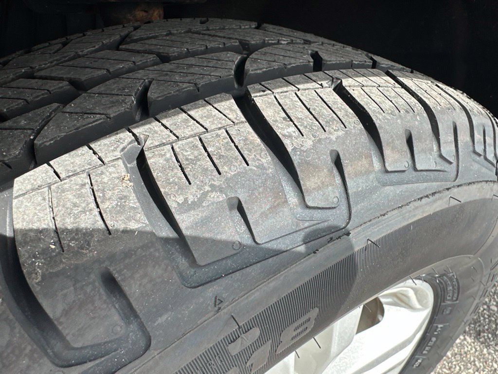 Certified 2021 Ford Explorer XLT w/ Equipment Group 202A AWD/4WD image 57