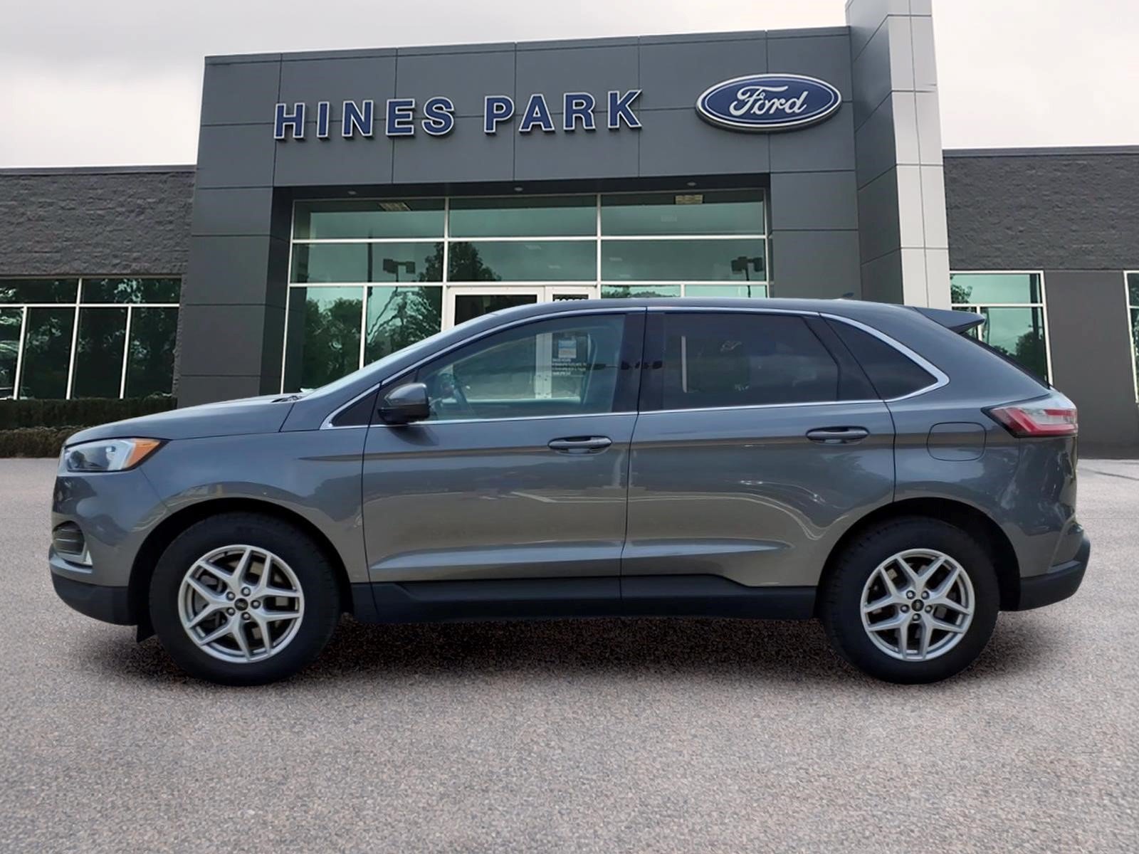 Certified 2023 Ford Edge SEL w/ Convenience Package AWD/4WD image 4