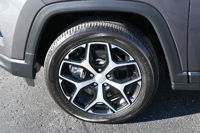 Used 2024 Jeep Compass Limited AWD/4WD image 13