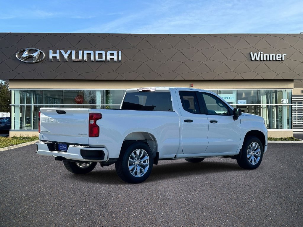 Used 2024 Chevrolet Silverado 1500 Custom AWD/4WD image 4