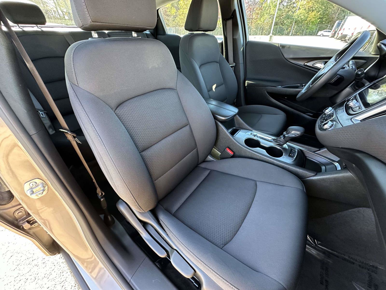 Used 2025 Chevrolet Malibu LT FWD image 26