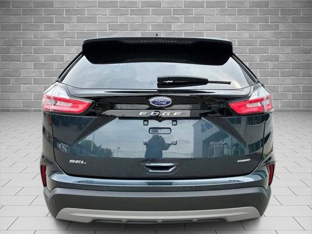 Certified 2024 Ford Edge SEL w/ Convenience Package AWD/4WD image 4