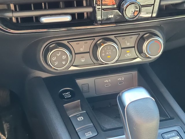 Used 2025 Nissan Kicks SV w/ SV Premium Package FWD image 24
