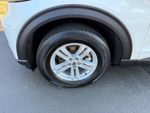 Certified 2022 Ford Explorer XLT w/ Equipment Group 202A image 24