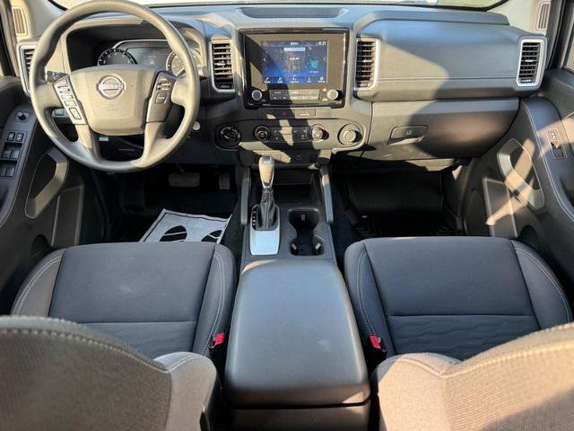 Used 2022 Nissan Frontier SV AWD/4WD image 11