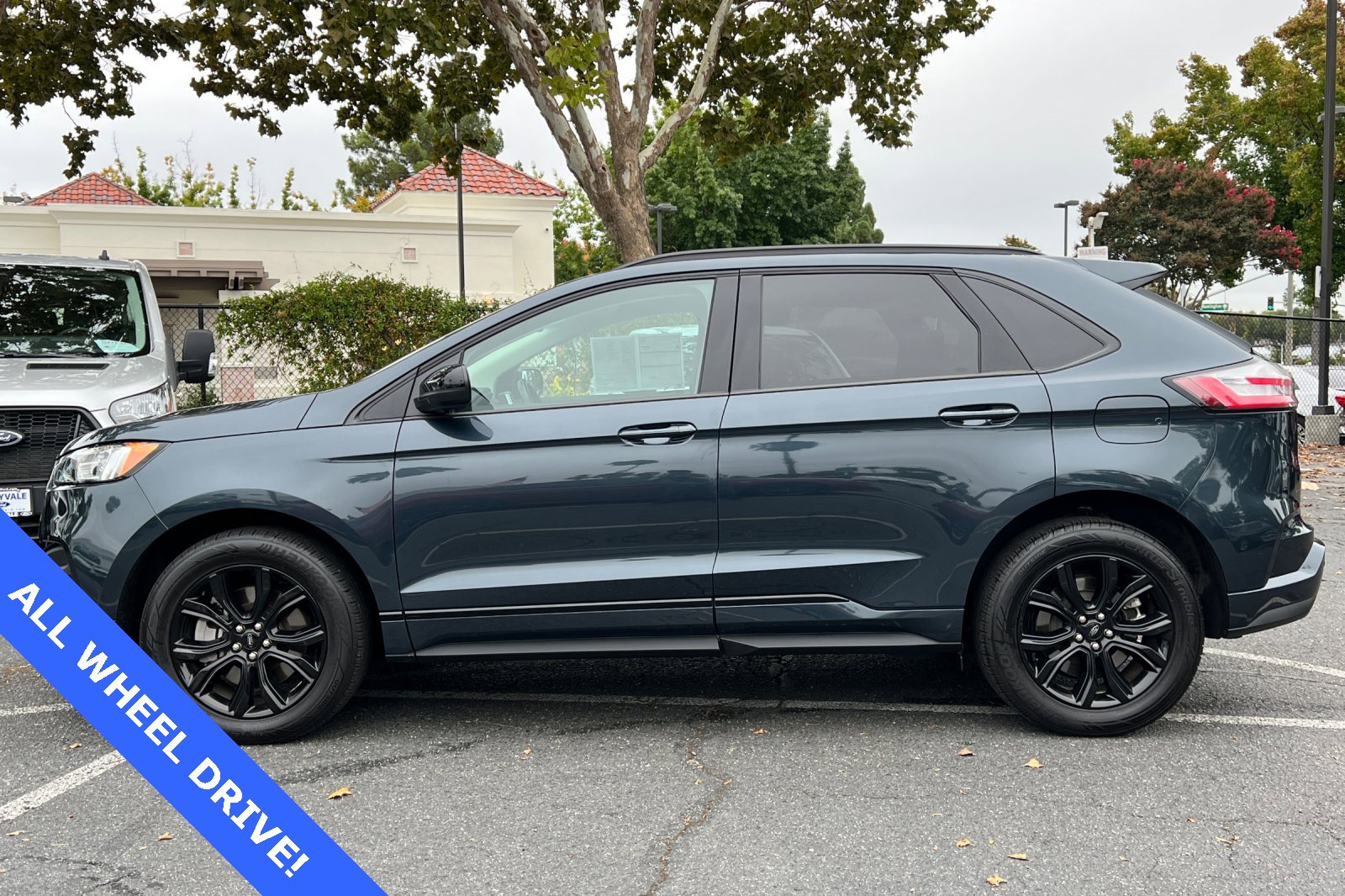 Certified 2022 Ford Edge SE w/ Black Appearance Package image 8