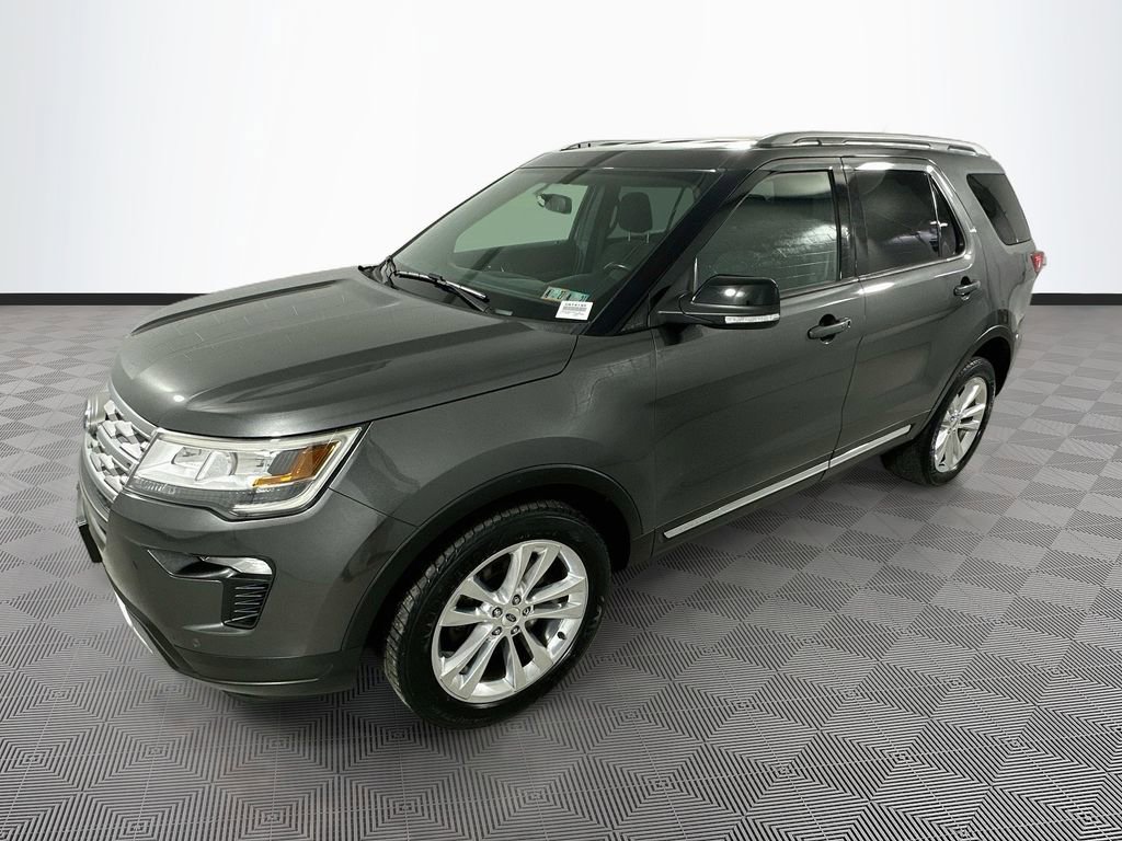 Certified 2018 Ford Explorer XLT w/ Equipment Group 201A AWD/4WD image 4