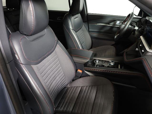 Certified 2025 Ford Explorer ST-Line w/ ST-Line Street Pack AWD/4WD image 9