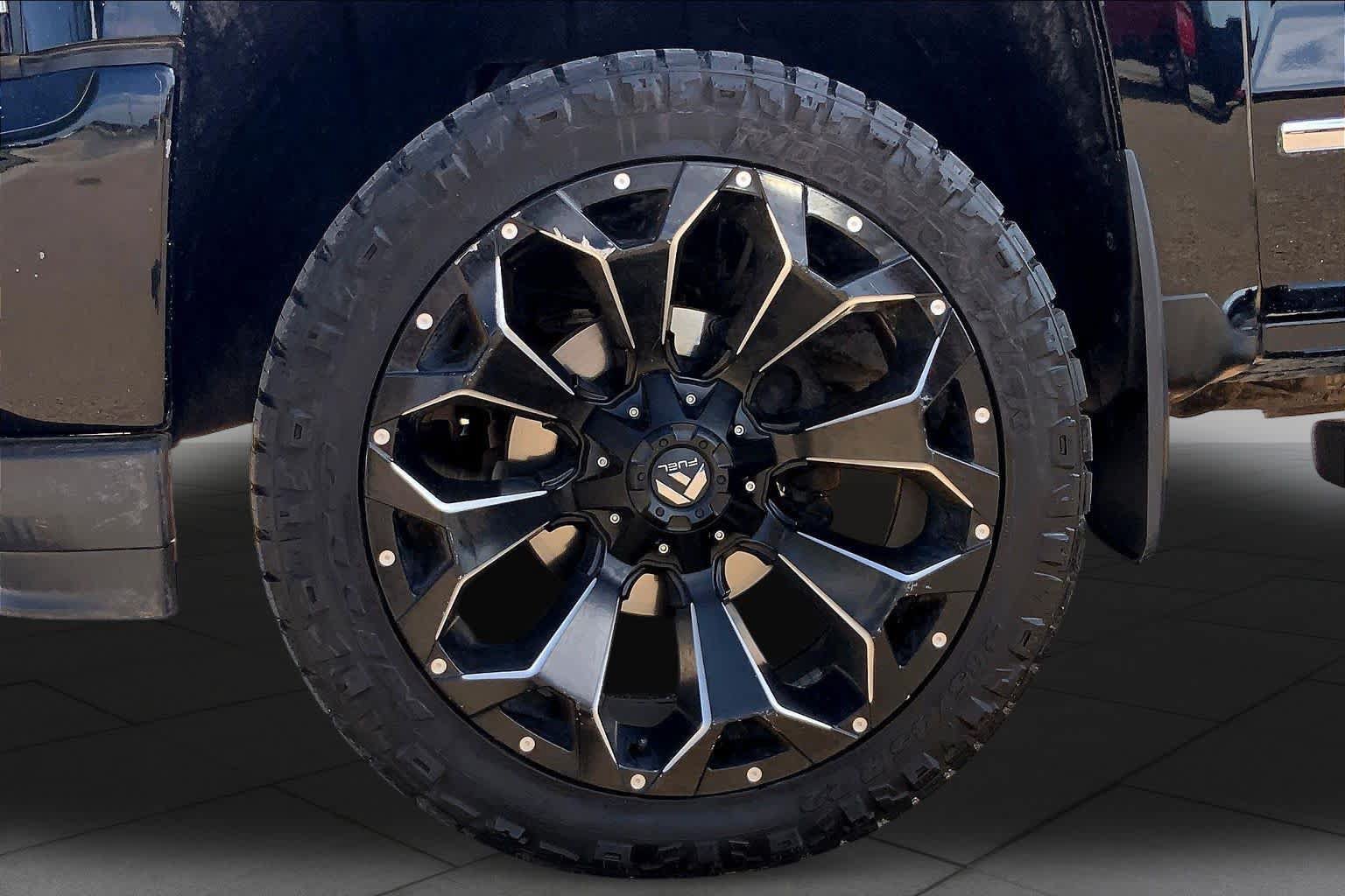 Used 2018 Chevrolet Silverado 1500 High Country AWD/4WD image 11