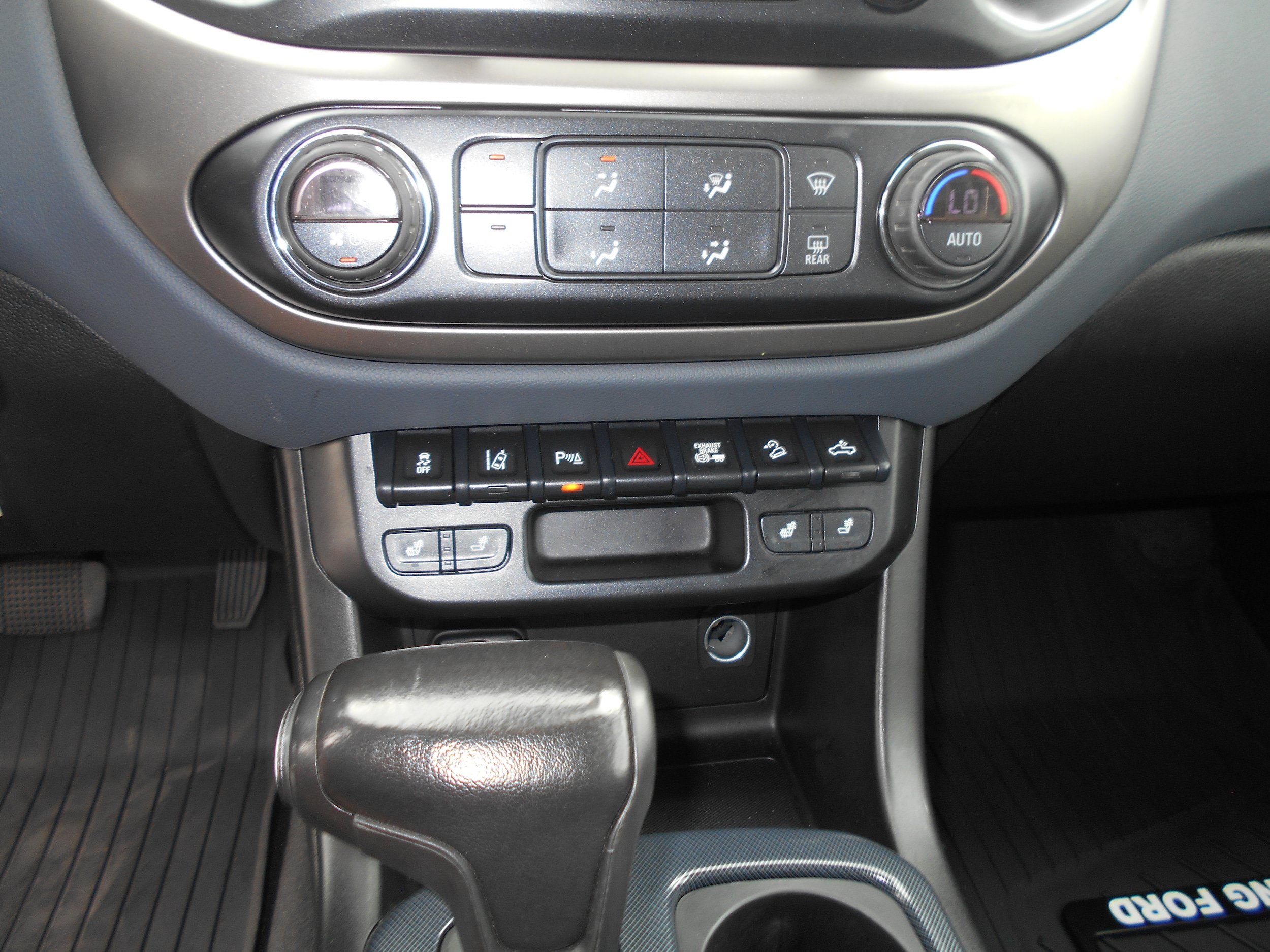 Used 2021 Chevrolet Colorado Z71 w/ Safety Package AWD/4WD image 16