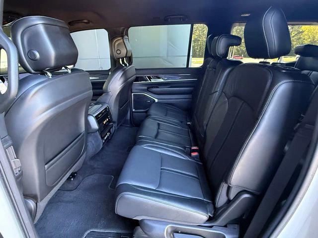 Used 2022 Jeep Wagoneer Series II AWD/4WD image 14