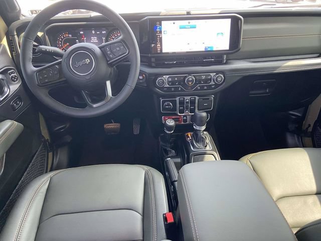 Used 2025 Jeep Gladiator Mojave AWD/4WD image 9