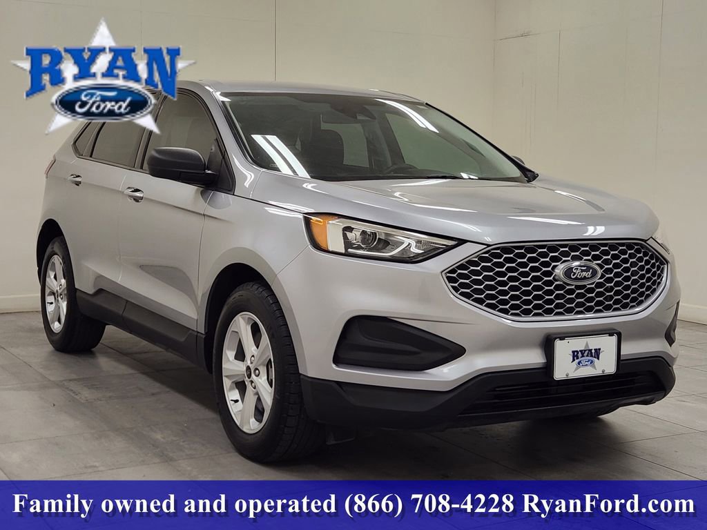 Certified 2024 Ford Edge SE image 4
