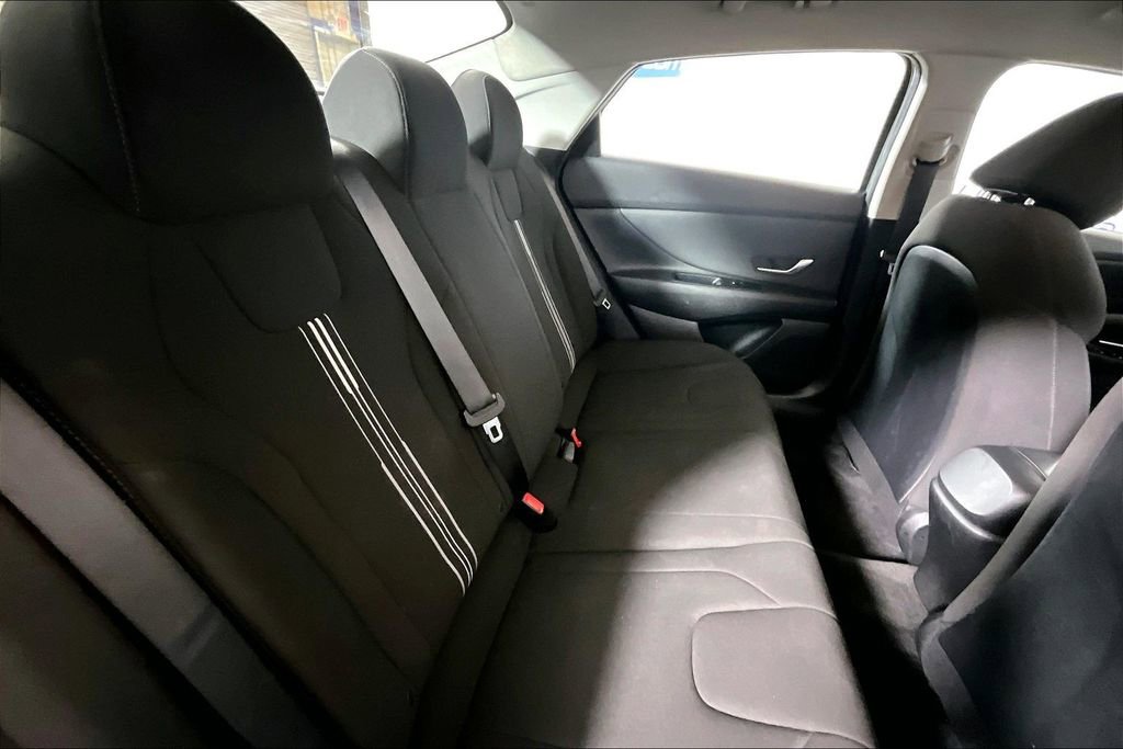 Used 2023 Hyundai Elantra SEL w/ Convenience Package image 22
