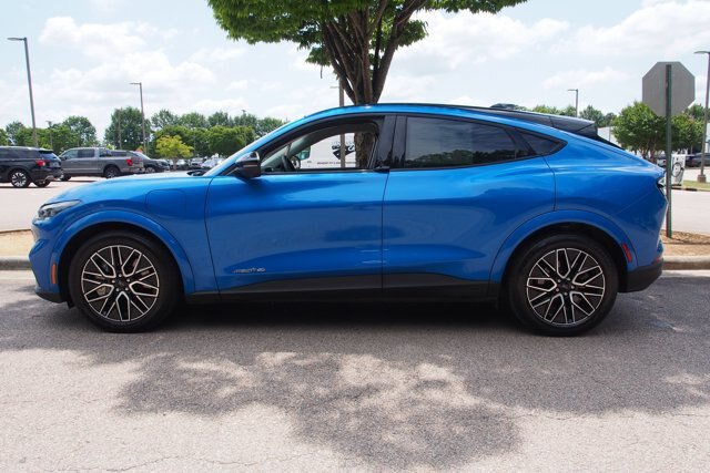 Certified 2025 Ford Mustang Mach-E Premium AWD/4WD image 4