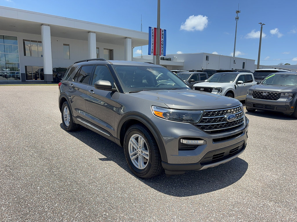 Certified 2022 Ford Explorer XLT w/ Equipment Group 202A RWD image 4