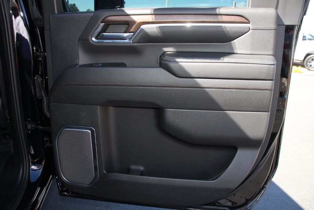 Used 2024 Chevrolet Silverado 3500 High Country w/ High Country Premium Package AWD/4WD image 25