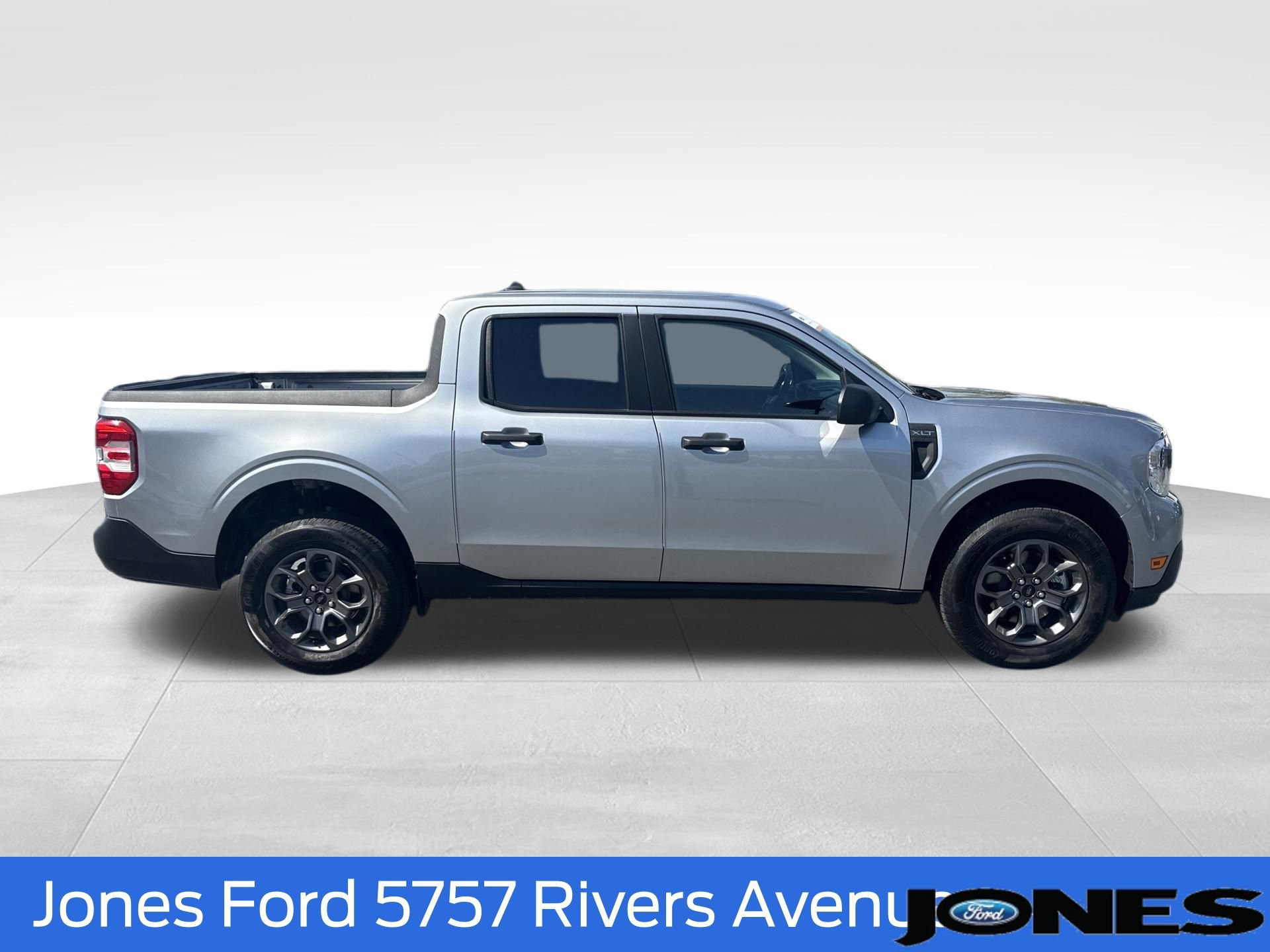 Certified 2024 Ford Maverick XLT image 3