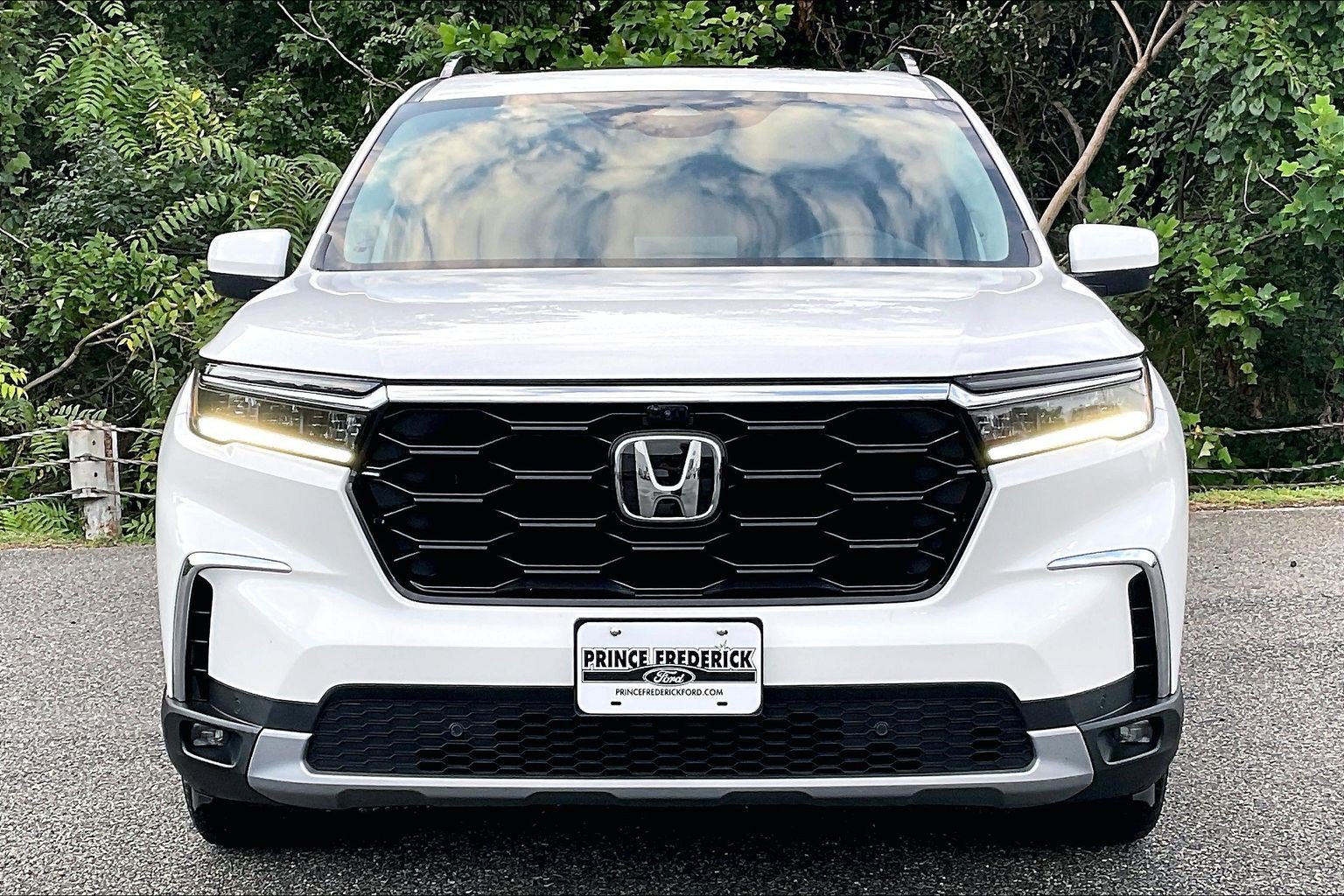 Used 2023 Honda Pilot Elite image 2