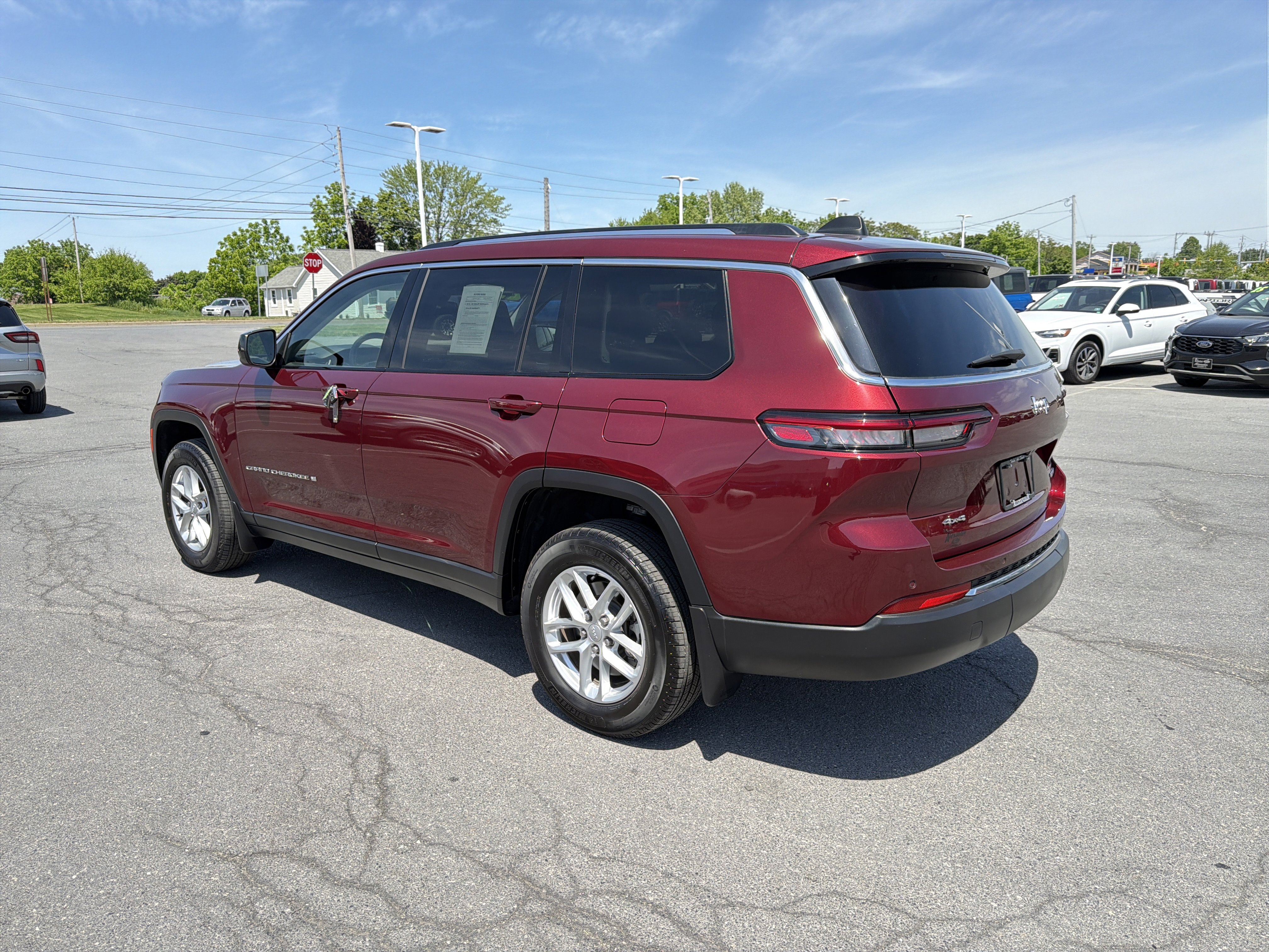 Used 2023 Jeep Grand Cherokee L Laredo w/ Luxury Tech Group I AWD/4WD image 6