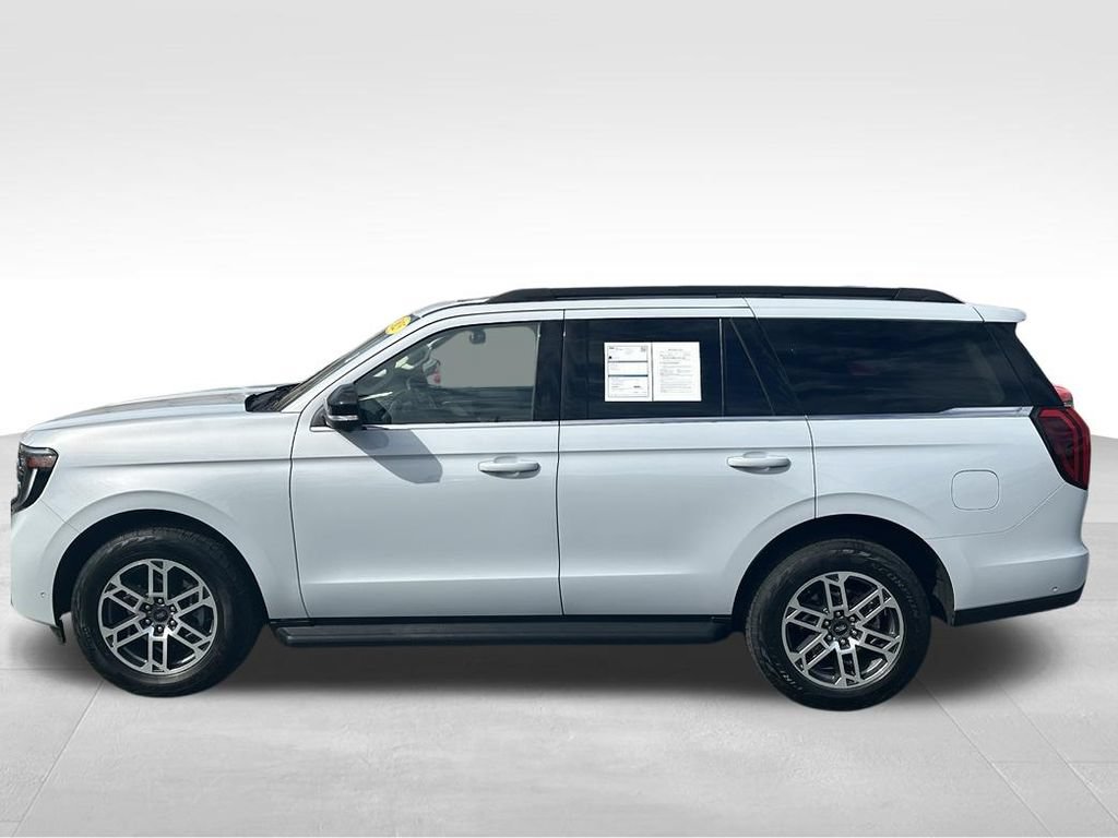 Certified 2025 Ford Expedition Active AWD/4WD image 4